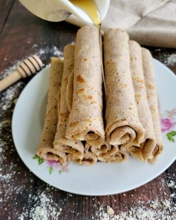 🥞🌰 Crêpes à la châtaigne & au son d’avoine – sans gluten
Un petit-déj moelleux, parfumé et sain 🌿
La farine de châtaigne apporte une touche sucrée naturelle, et le son d’avoine fait le plein de fibres rassasiantes. 

📍 Recette complète ici : 👉 recettesenflocons.com/recipe/crepes-a-la-chataigne-et-au-son-davoine

💬 Tu les préfères nature, avec un filet de sirop d’érable 🍁, ou garnies de fruits frais 🍓 ?

---

#crepessansgluten #sansgluten #chataigne #sondavoine #petitdejeunerhealthy #glutenfree #faitmaison #recettesansgluten #healthybreakfast #gouterhealthy
#challengesansgluten #recettesenflocons