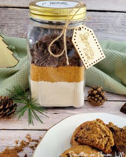 🎄Kits bocaux gourmands à offrir ✨️

🎁 Des cadeaux gourmands faits maison !

Pour cette période magique de Noël, je vous propose 3 idées de kits “bocaux gourmands” à offrir, 100 % faits maison et sans gluten ✨

Ces petits cadeaux sont parfaits pour :
– remercier quelqu’un,
– compléter un panier gourmand,
– ou simplement glisser une douce attention sous le sapin.

Dans chaque bocal : les ingrédients pré-dosés, une jolie présentation, et une délicieuse recette à réaliser facilement à la maison 🍪

➤ Découvrez les 3 versions sur le blog :
👉 https://recettesenflocons.com/recipe/3-idees-kit-bocal-gourmand-a-offrir-sans-gluten

Une idée simple, chaleureuse et pleine de douceur… parfaite pour offrir un moment de gourmandise 💛

➤ Et vous, quel bocal offririez-vous cette année ?

#NoelEnFlocons #RecettesEnFlocons #CadeauGourmand #KitBocal #SansGluten #IdeeCadeauNoel #GourmandiseMaison #FaitMaison #DIYNoel #NoelCreatif #CalendrierDeLaventGourmand